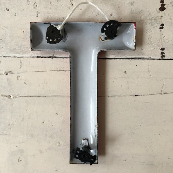 EUC - Vintage Cherry Red Enamel Metal Letter "T" - Picture 3 of 4